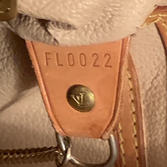 Authentic Louis Vuitton PM Bucket Handbag - Picture 7 of 8